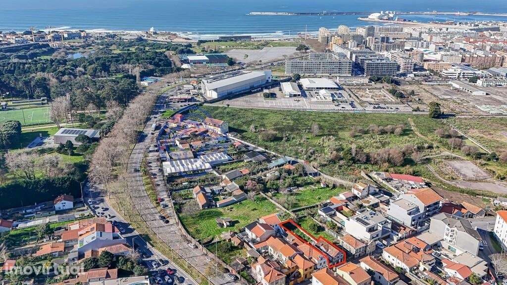 Moradia T4 para reconstrução em Matosinhos - Grande imagem: 4/34