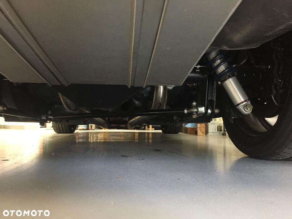 Dodge Challenger - 8