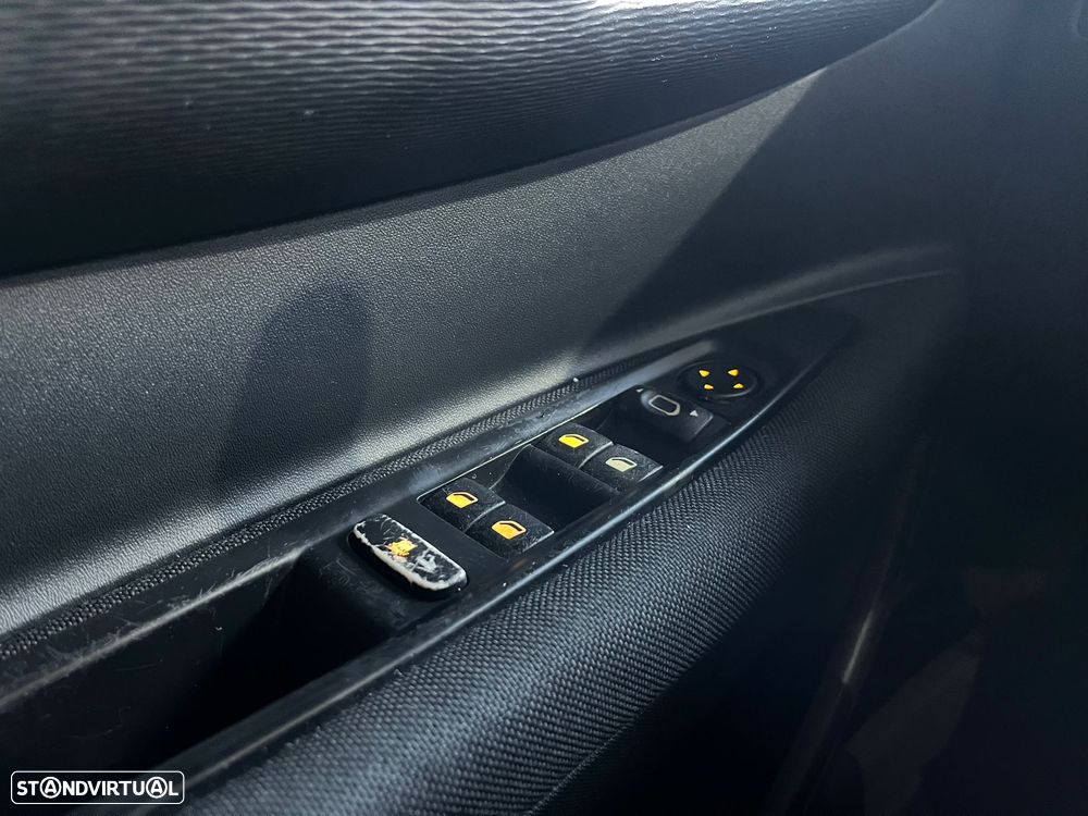 Citroën C4 1.6 HDi SX - 19