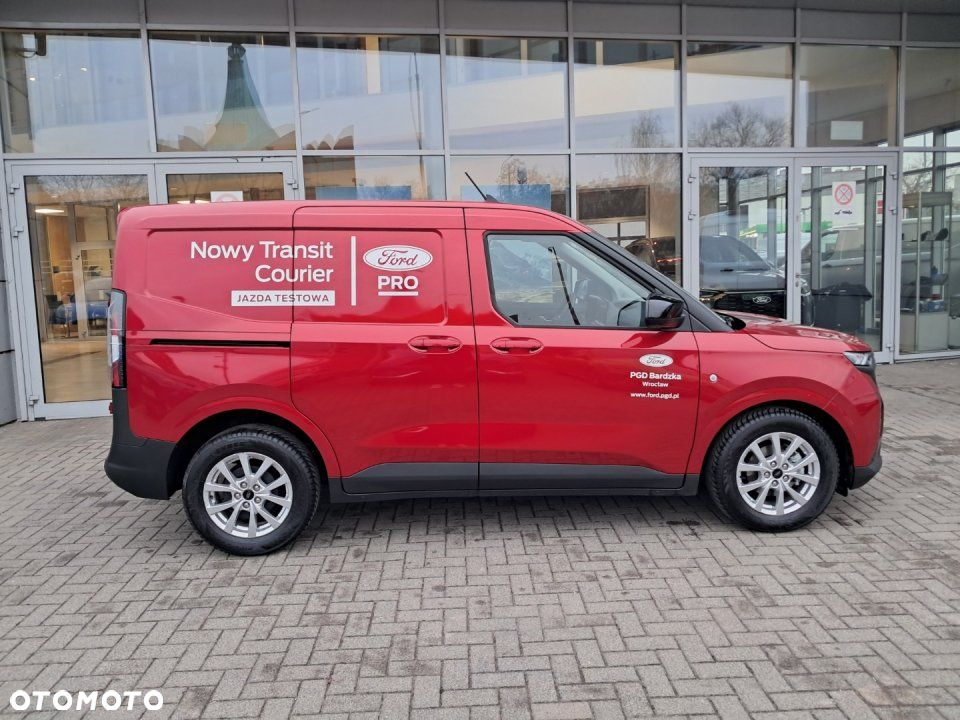 Ford Transit Courier - 9