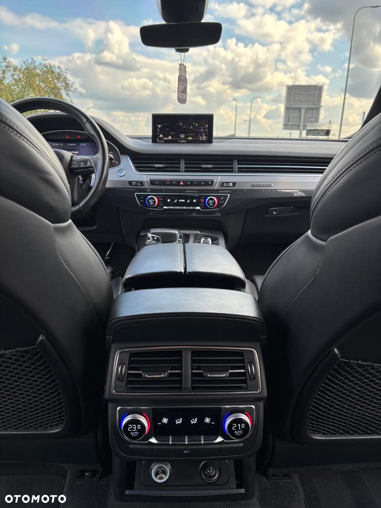 Audi Q7 - 12