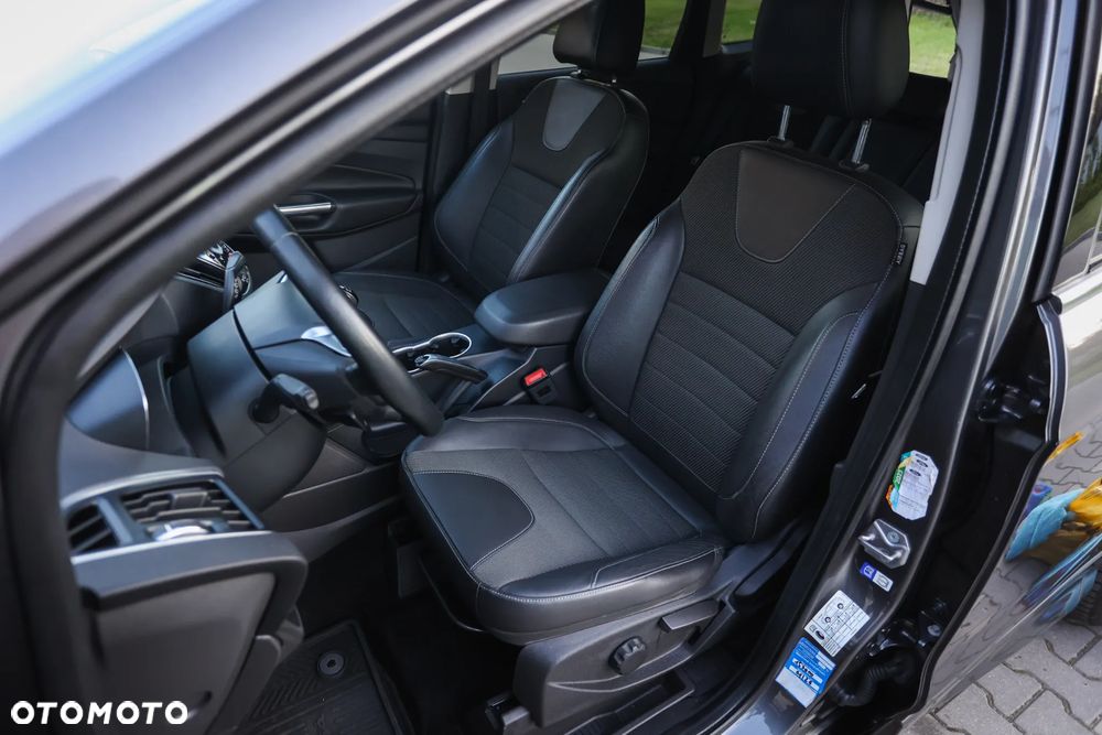 Ford Kuga 2.0 TDCi 4x4 ST-Line - 19