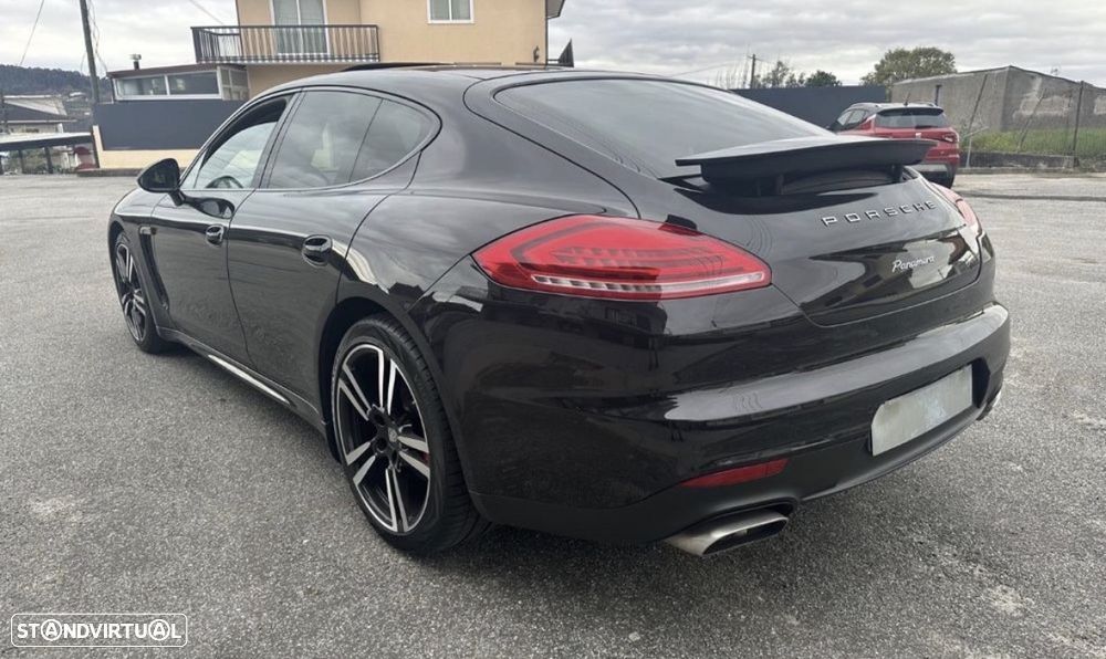 Porsche Panamera Standard - 4