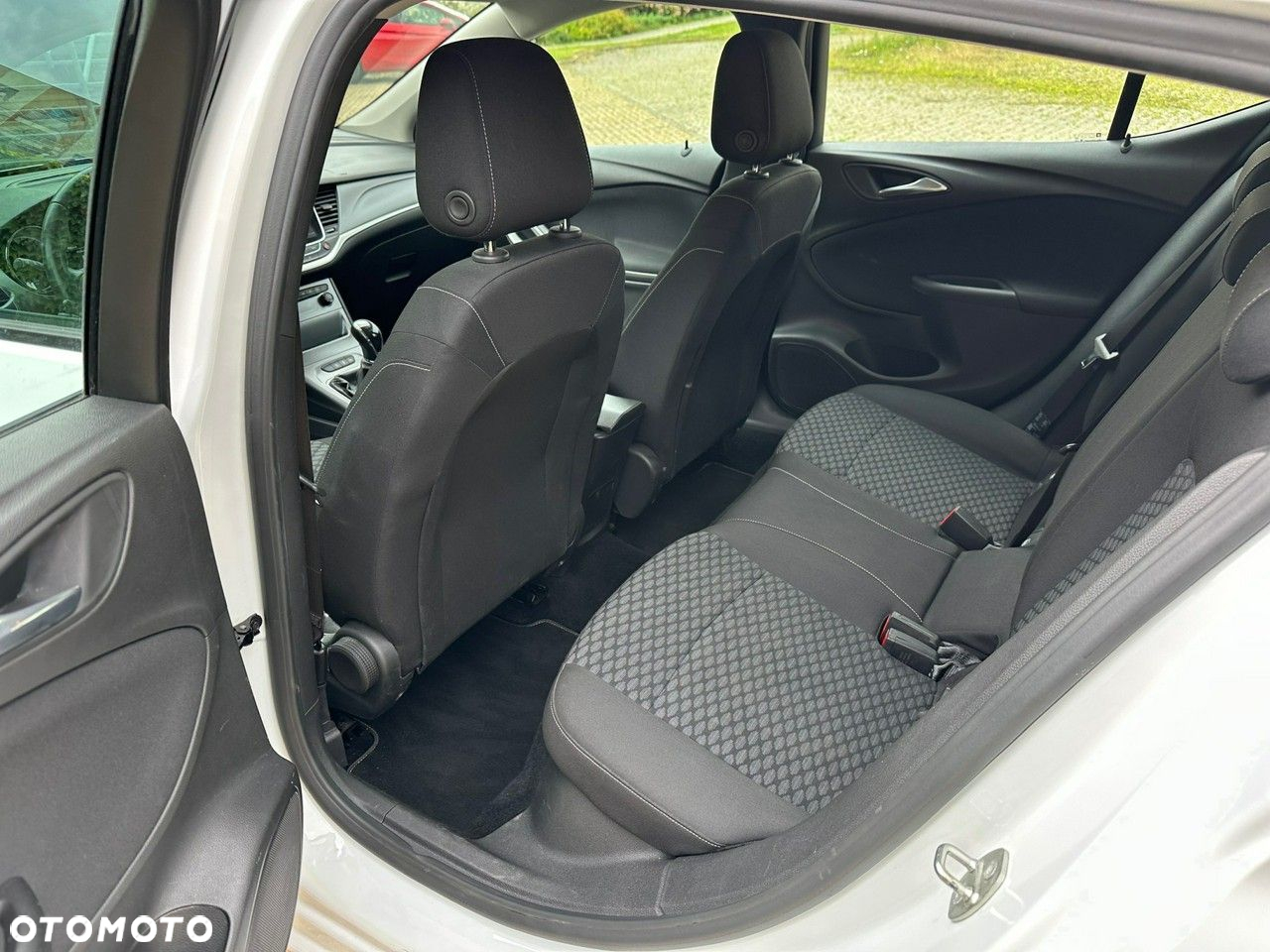 Opel Astra 1.4 Turbo Business - 19