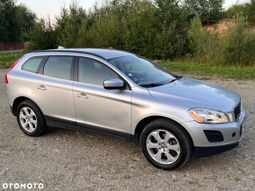 Volvo XC 60 D5 AWD Momentum - 3