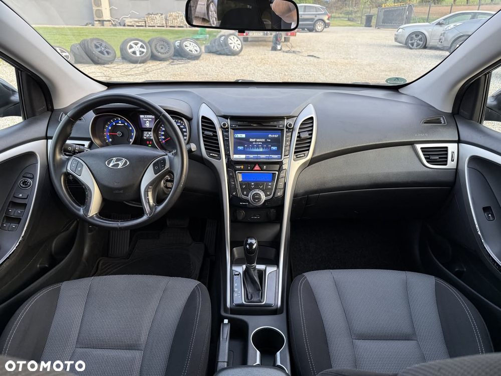 Hyundai i30 Kombi 1.6 GDi DCT Style - 23