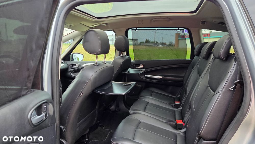 Ford S-Max 2.0 TDCi DPF Titanium X - 19