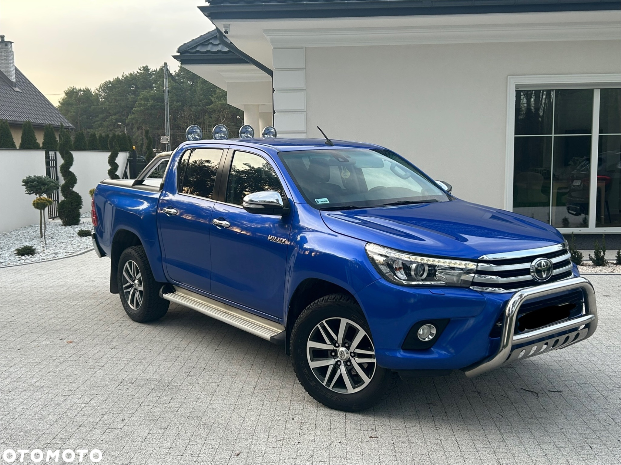 Toyota Hilux - 2