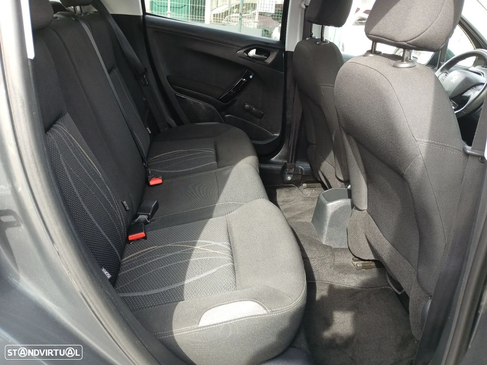 Peugeot 208 1.2 VTi Active - 19