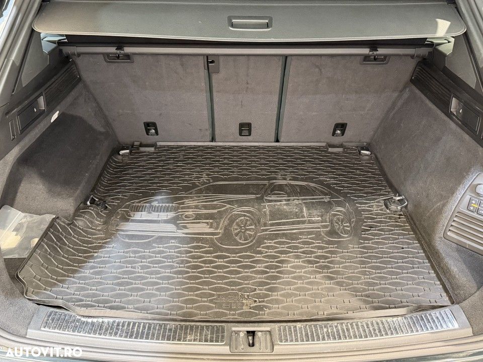 Volkswagen Touareg - 36