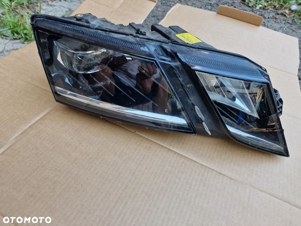 Reflektor xenon full led  prawy przód skoda octavia III lift 8E1 941 016E - 1