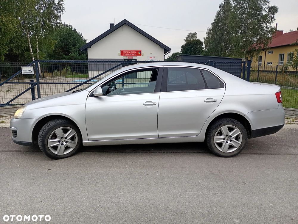 Volkswagen Jetta 1.9 TDI Comfortline - 10