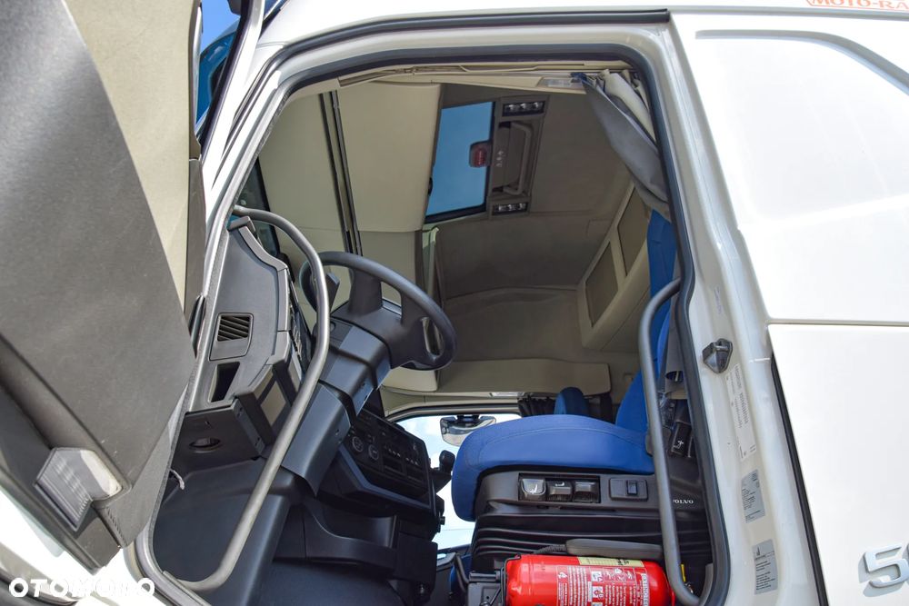 Volvo FH500 / EURO 6 / NOWY MODEL / KLIMATYZACJA POSTOJOWA / ACC / LEDY / 2 ZBIORNIKI PALIWA / FULL SPILERY / 2022 / SERWISOWANY / SPROWADZONY - 21