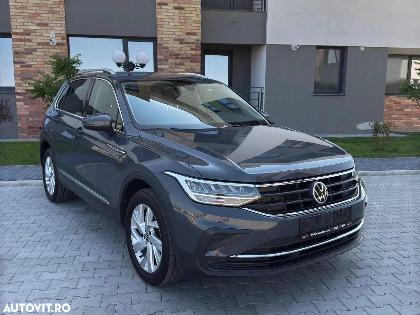 Volkswagen Tiguan - 16