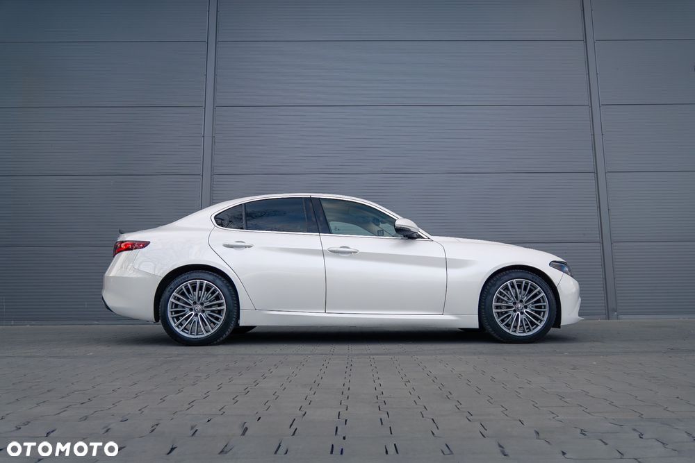 Alfa Romeo Giulia 2.0 Turbo TI Q4 - 8