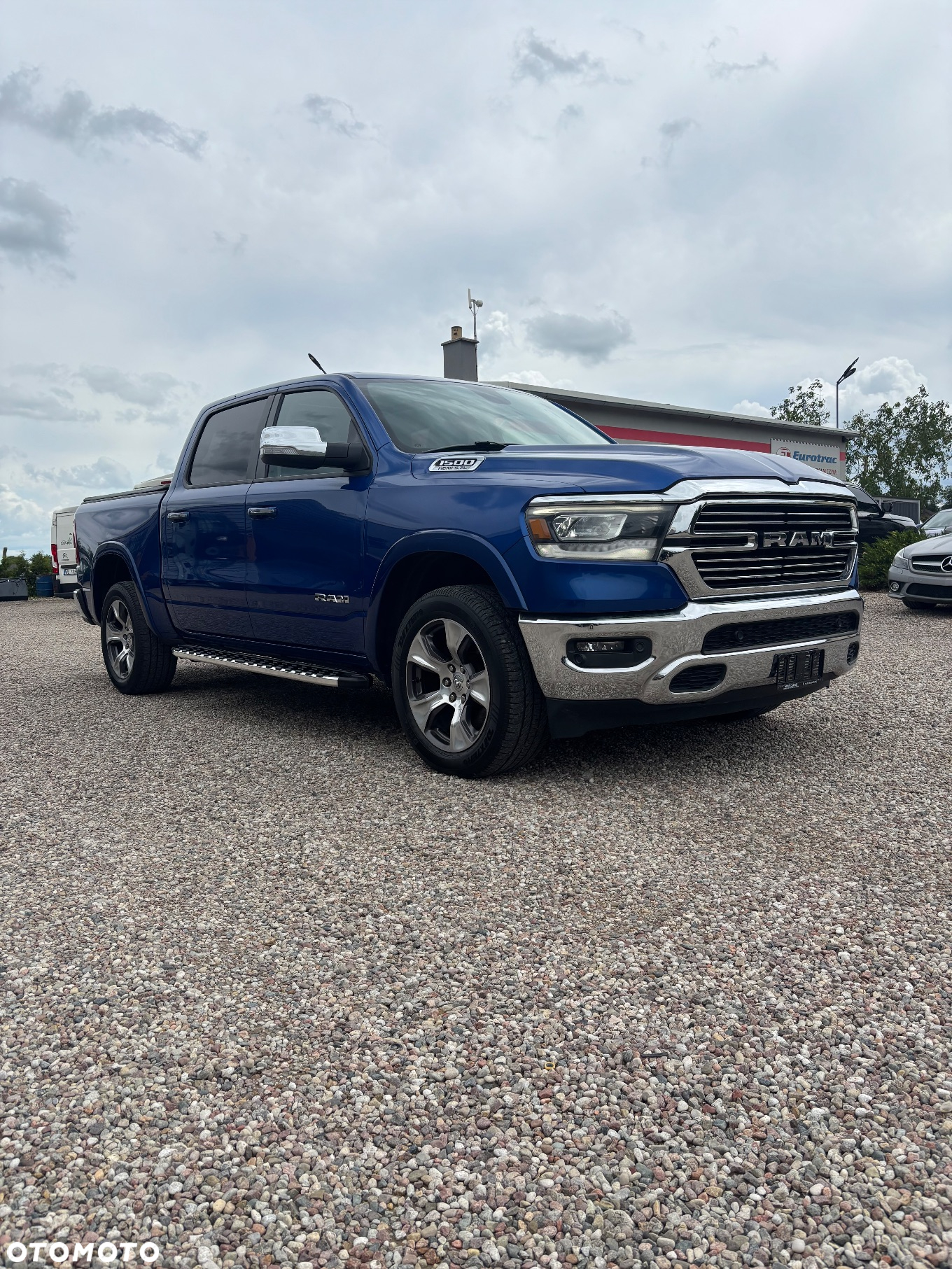 RAM 1500 Crew Cab Laramie - 11