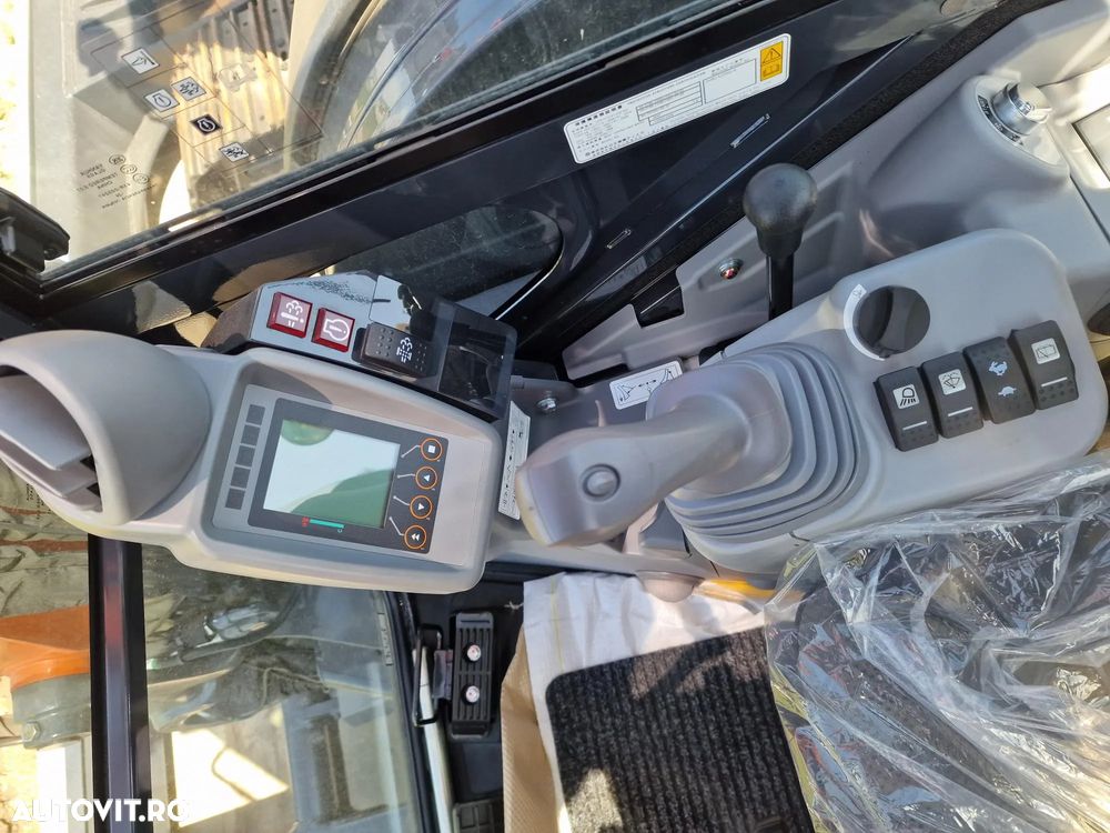 Hitachi ZX48, 5 tone, NOU, CUPLA RAPIDA+3 CUPE noi, Aer conditionat, Instalatia picon pe bratele de excavare, Computer de bord, produs in JAPONIA, posibilitate leasing 5 ani-PROMOTIE 54.500 EUR+Tva - 5