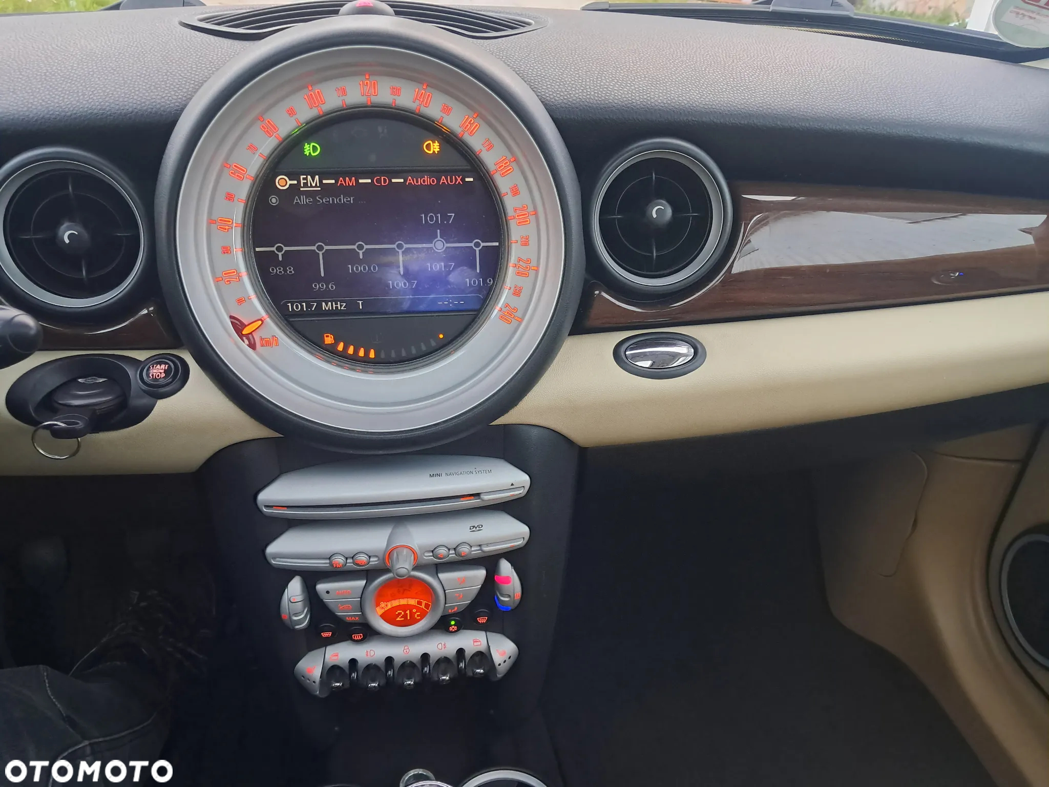 MINI Cooper 50 Mayfair - 19