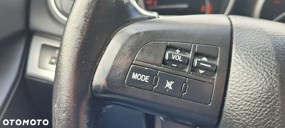 Mazda 3 1.6 CD Exclusive + - 27