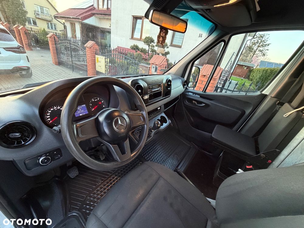 Mercedes-Benz Sprinter - 5