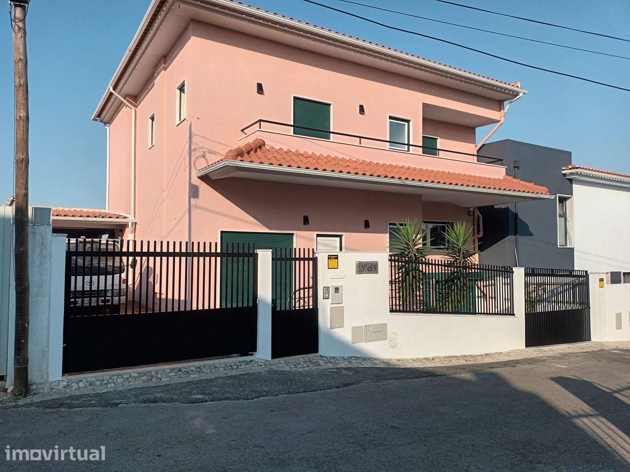 Moradia T5 Isolada com Jardim, alpendre e garagem para 3 +2 carros - Grande imagem: 2/32