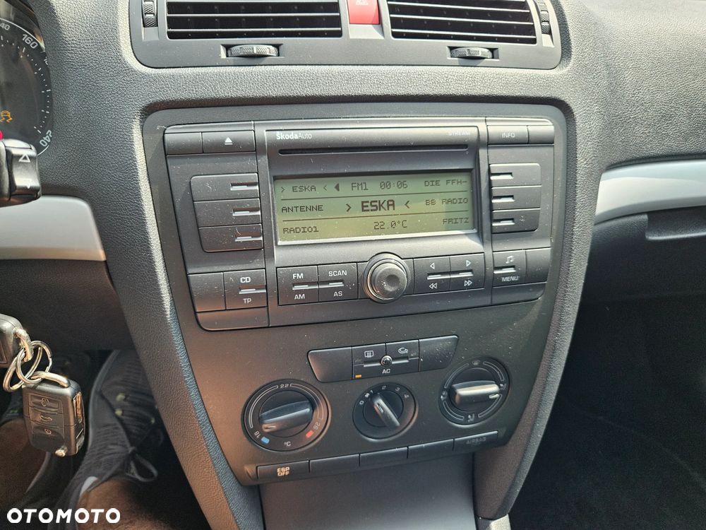 Skoda Octavia Combi 1.6 FSI Ambiente - 14