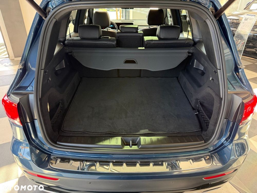 Mercedes-Benz GLB - 10