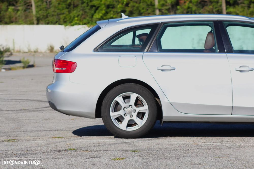 Audi A4 Avant 2.0 TDI exclusive - 8