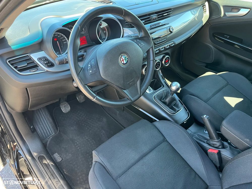 Alfa Romeo Giulietta 1.6 JTDm Distinctive - 11