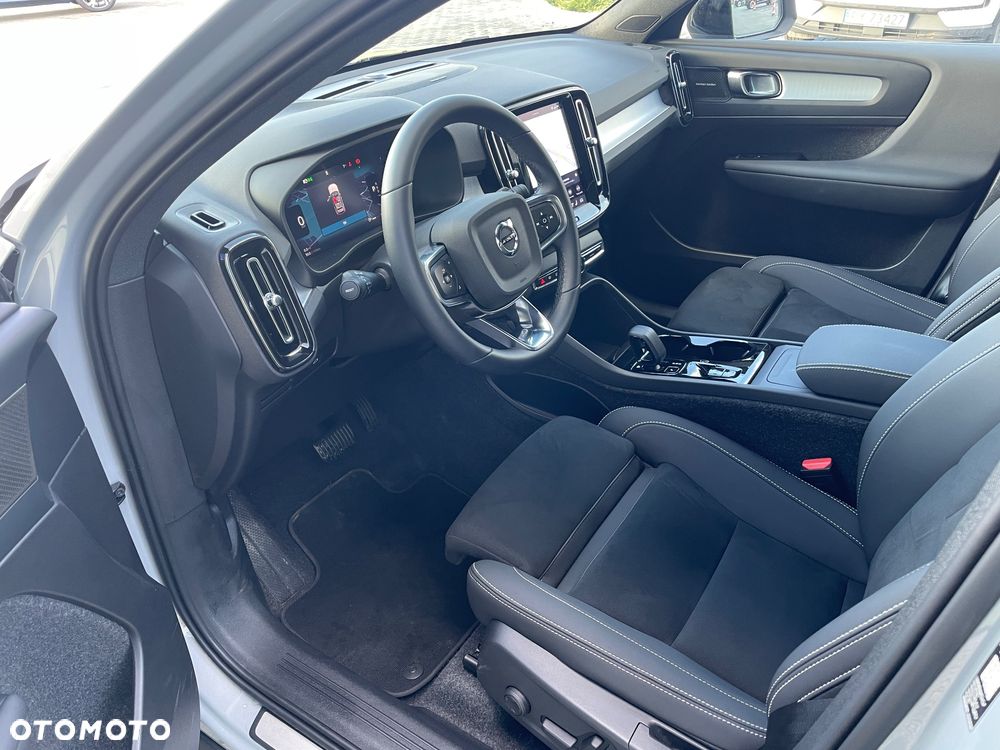 Volvo XC 40 B3 Ultra Dark - 8