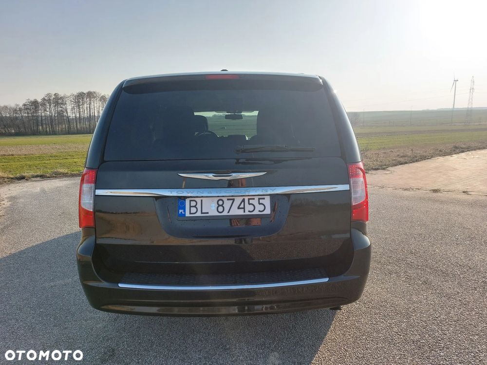 Chrysler Town & Country 3.6 Limited - 10