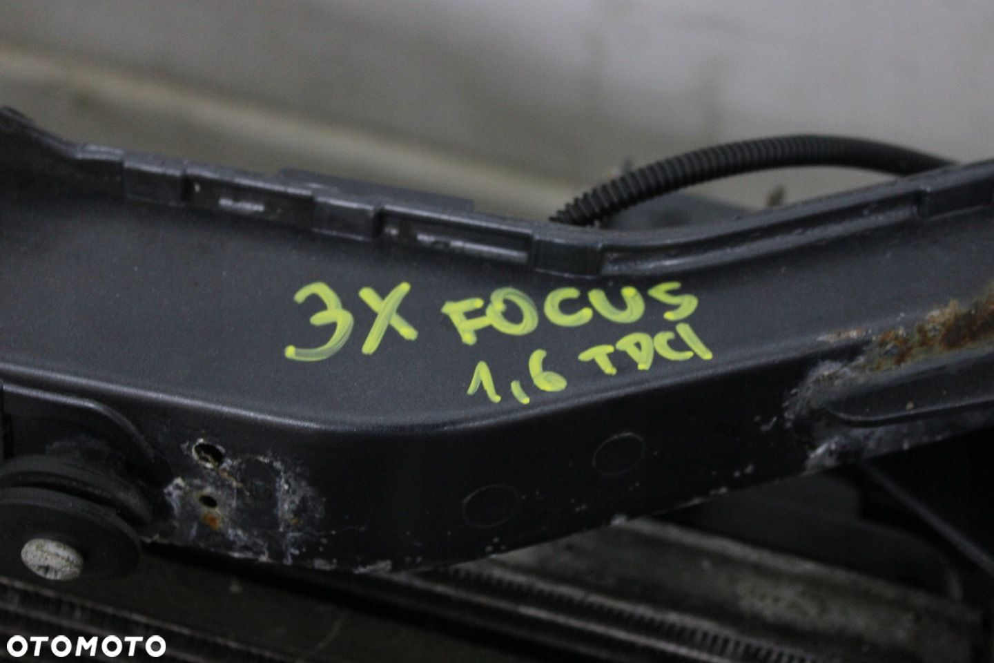 PAS PRZEDNI WZMOCNIENIE CHŁODNICE BELKA FORD FOCUS MK2 2007R- 1.6 TDCI - 11