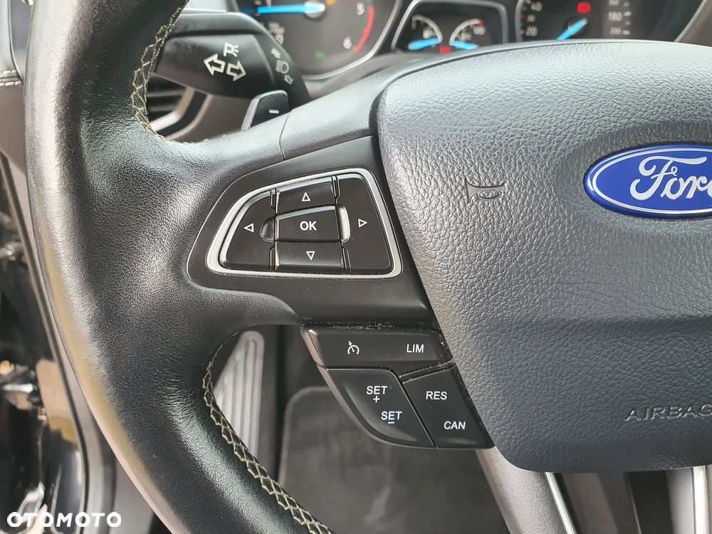 Ford Kuga 2.0 TDCi 4x4 Vignale - 35