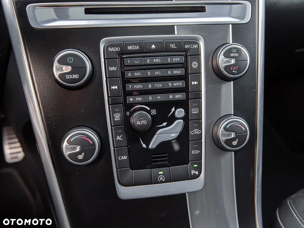 Volvo XC 60 D4 Geartronic Summum - 24