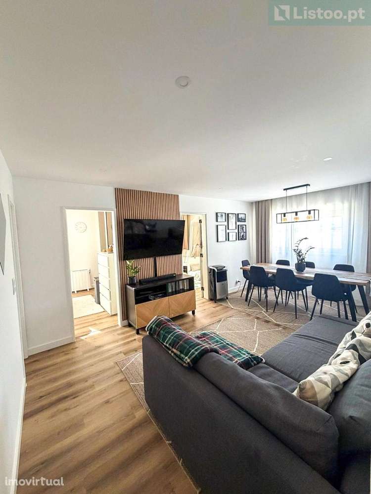 Apartamento T2 Santo António dos Cavaleiros - Grande imagem: 2/21