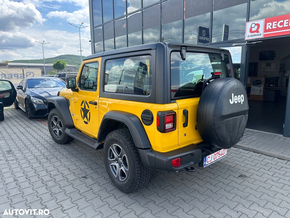 Jeep Wrangler - 10