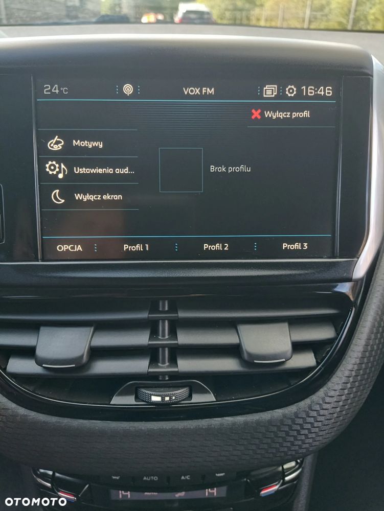 Peugeot 2008 1.6 BlueHDi Allure - 20
