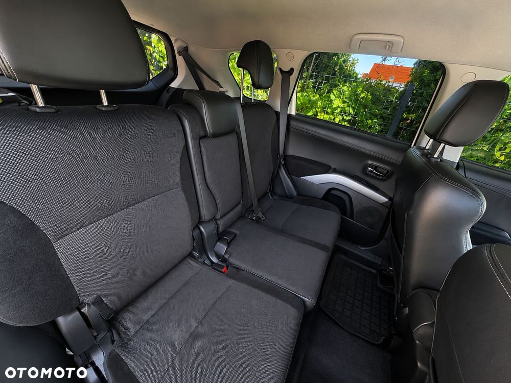 Mitsubishi Outlander 2.4 Instyle NAVI EU5 CVT - 5