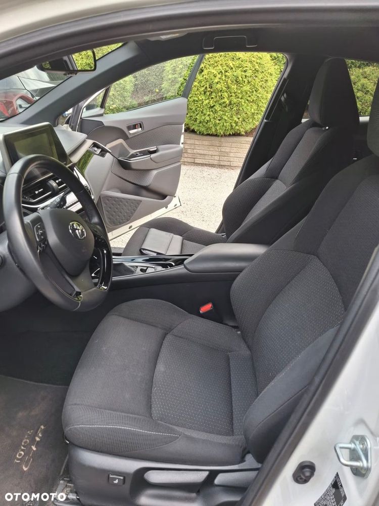 Toyota C-HR Lounge - 13