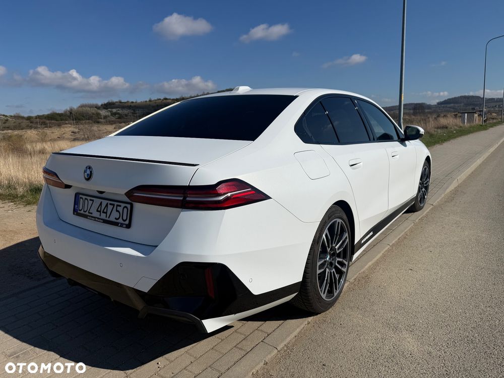 BMW Seria 5 520d xDrive mHEV - 3