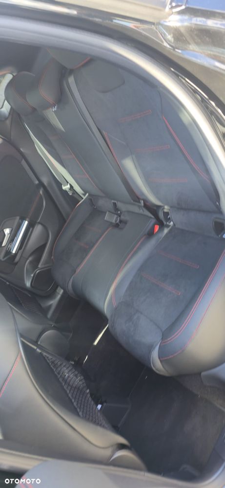 Mercedes-Benz GLA 200 d 8G-DCT Style - 37