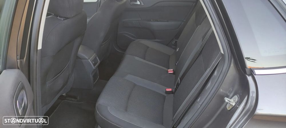Citroën C4 1.6 BlueHDi Feel EAT6 — fotografia 7