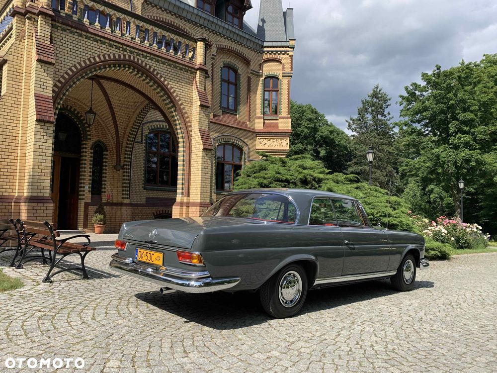 Mercedes-Benz W111 - 23