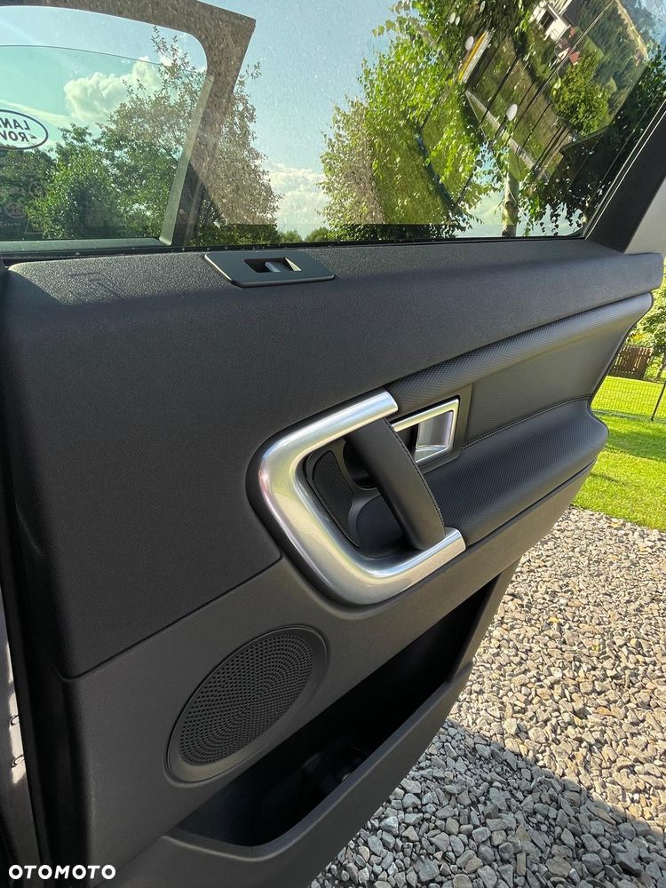 Land Rover Discovery Sport 2.0 D180 R-Dynamic HSE - 31