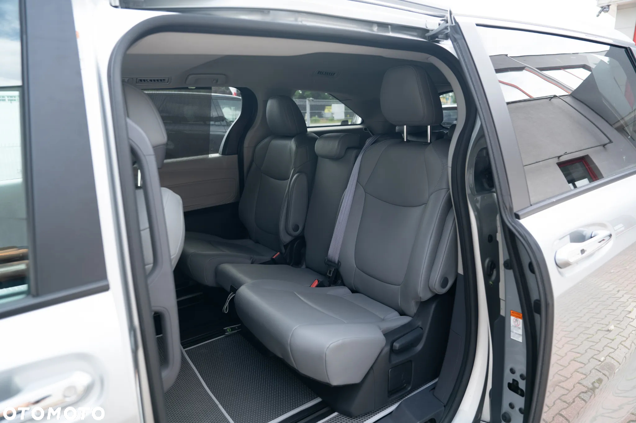 Toyota Sienna - 22