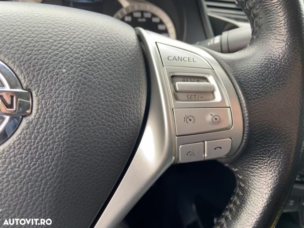 Nissan Navara DC 4x4 Autm. N-Guard - 22