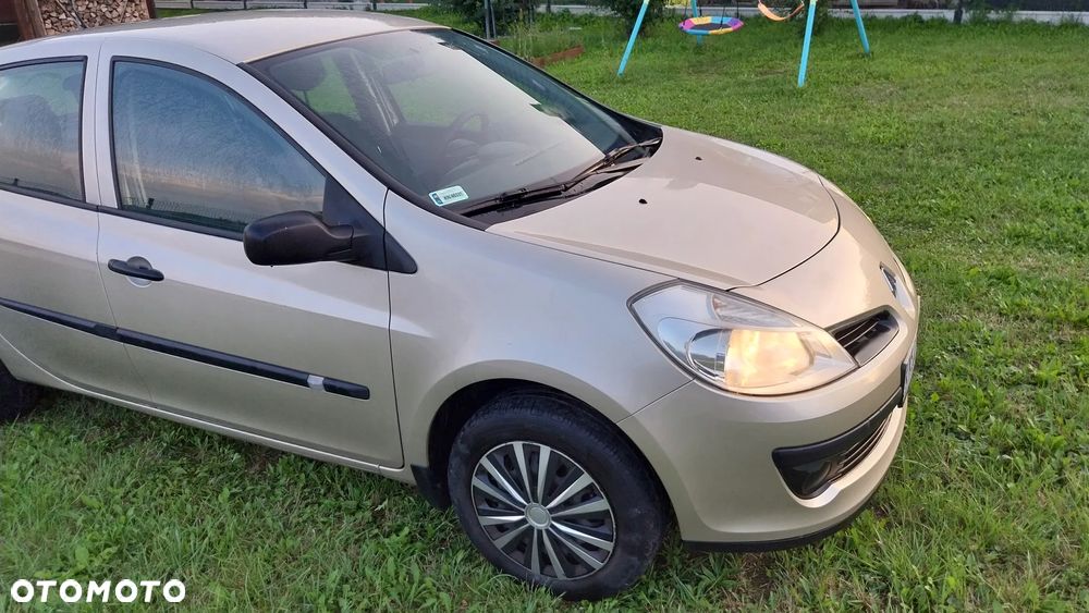Renault Clio - 9