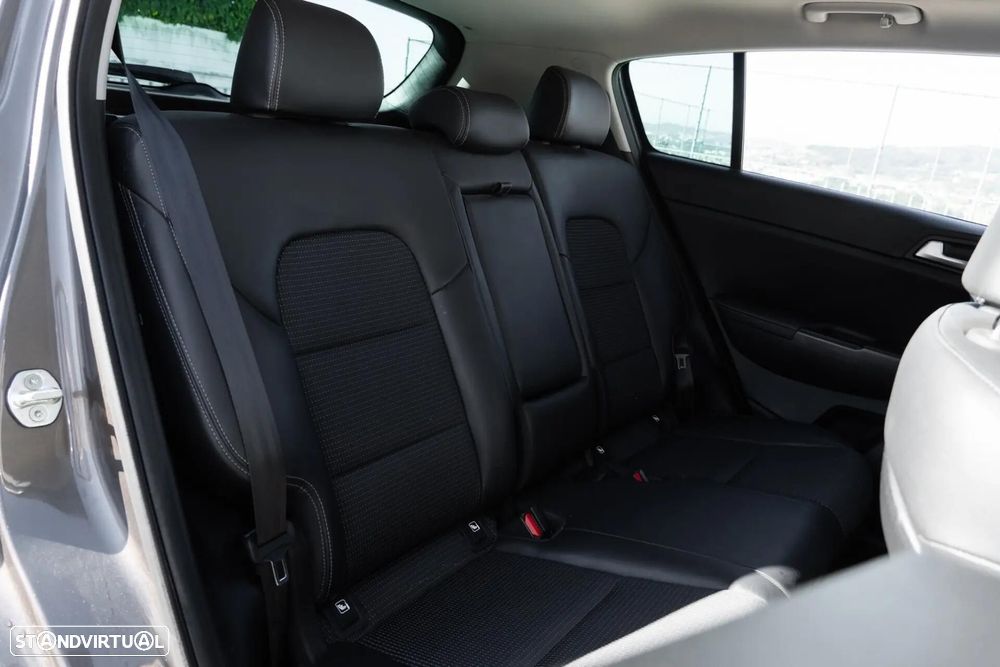 Kia Sportage 1.6 CRDi ISG SX - 40