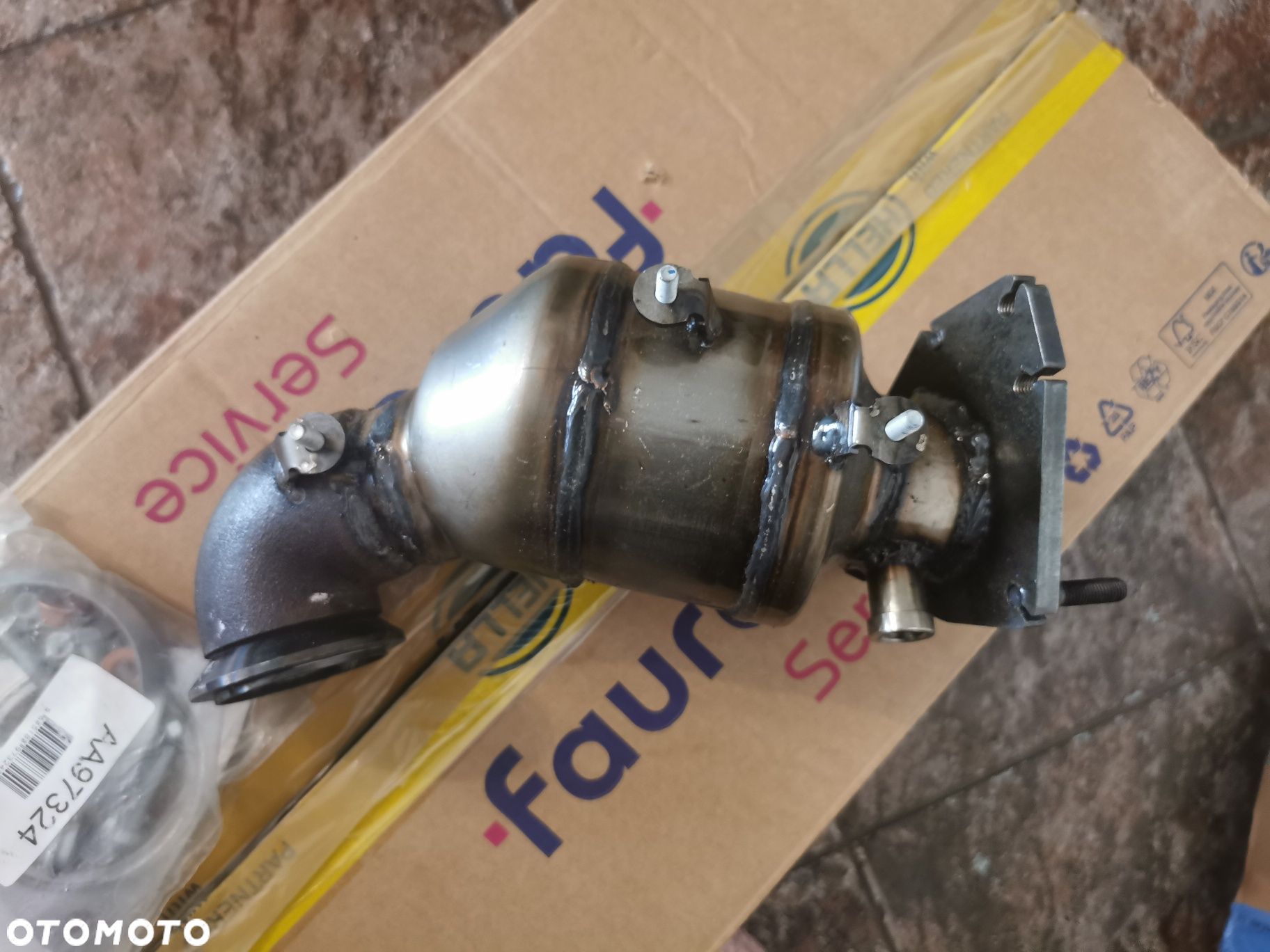 HELLA 8LE.366.051-791 Katalizator Euro4  Opel Astra H Zafira - 1