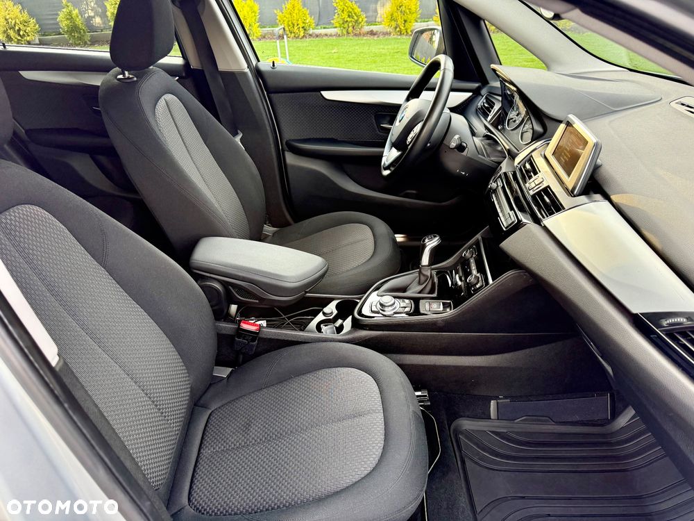 BMW Seria 2 218i - 12